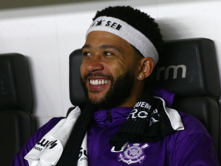 entre-divida-milionaria-e-futuro-indefinido,-corinthians-renegocia-pendencias-com-memphis