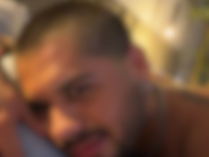 ze-felipe-raspa-o-cabelo-para-o-carnaval-e-equipe-segue-os-passos-do-cantor.-veja!