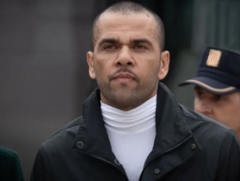 justica-bloqueia-r$-7,7-milhoes-de-daniel-alves-em-acao-ligada-ao-sao-paulo.-entenda!