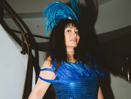 atriz-jussara-calmon-fala-da-emocao-de-voltar-a-beija-flor:-“a-sapucai-nunca-vira-rotina”