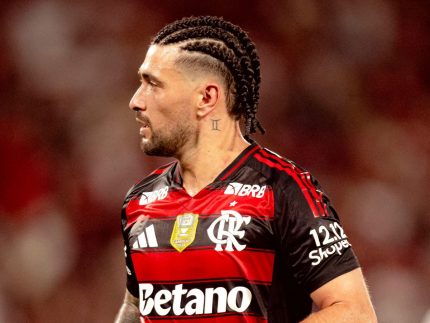 arrascaeta-diz-ter-dificuldade-com-o-uruguai-e-revela-afinidade-com-estilo-da-selecao-brasileira