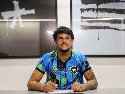 filho-de-eliza-samudio,-bruninho-assina-1o-contrato-profissional-com-o-botafogo