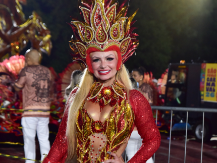 musa-da-mocidade-unida-da-mooca,-mulher-pera-se-atrasa-e-e-impedida-de-desfilar-no-anhembi