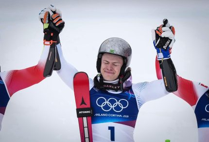 e-ouro!-lucas-pinheiro-conquista-1a-medalha-na-historia-do-brasil-nos-jogos-de-inverno