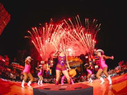 sinonimo-de-sucesso!-agroplay-verao-festival-reune-350-mil-no-carnaval-sertanejo-em-bc