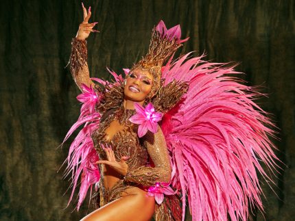 explosao-verde-e-rosa:-karinah-e-aposta-da-mangueira-para-momento-triunfal-na-sapucai