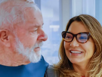 janja-desfilara-como-destaque-em-carro-alegorico-com-“lula-gigante”-na-sapucai