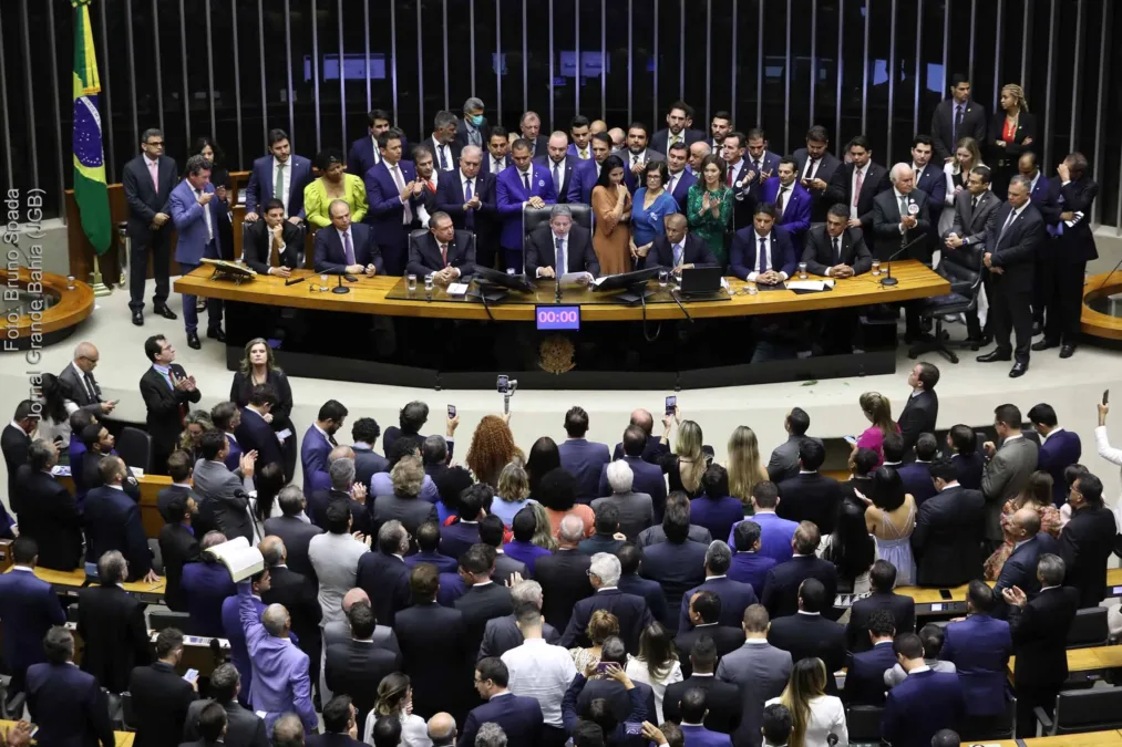 Câmara aprova PL que amplia penas contra organizações criminosas, mas retira taxação das bets
