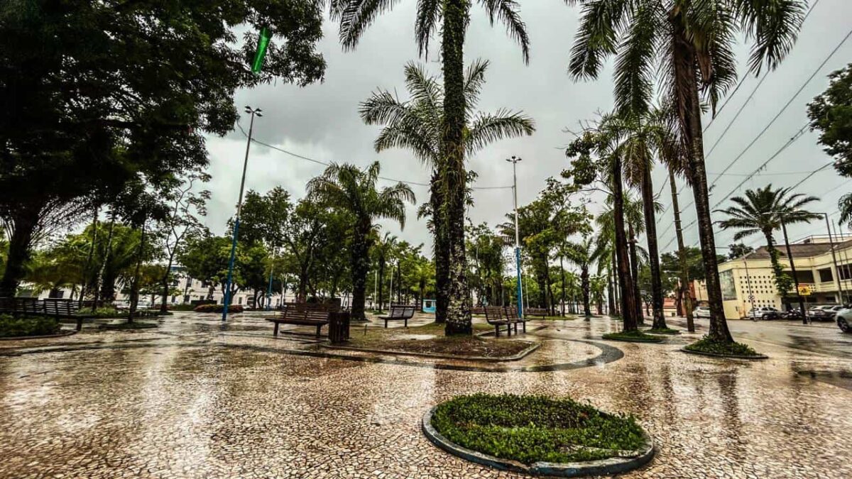 Calor predomina, mas chuvas rápidas e pontuais marcam a quarta-feira no Acre