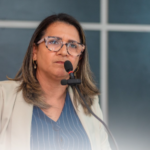 Vereadora de Feijó é alvo de denúncia por suposto acúmulo de três remunerações públicas