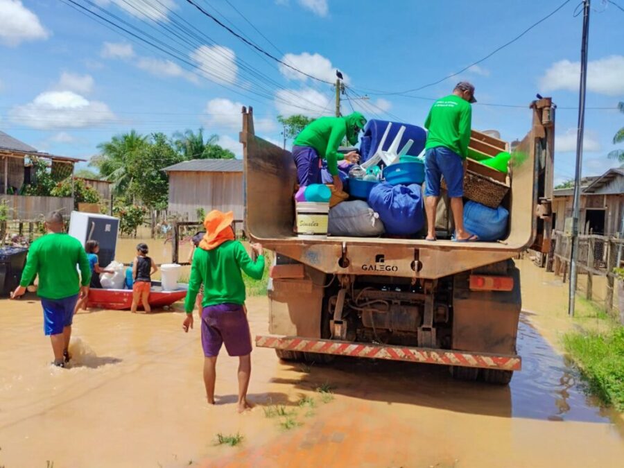 Governo atua em apoio às famílias afetadas pela cheia do Rio Iaco em Sena Madureira