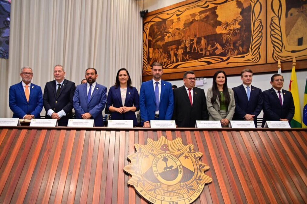 Governadora em exercício Mailza participa da posse da nova mesa diretora do Parlamento Amazônico