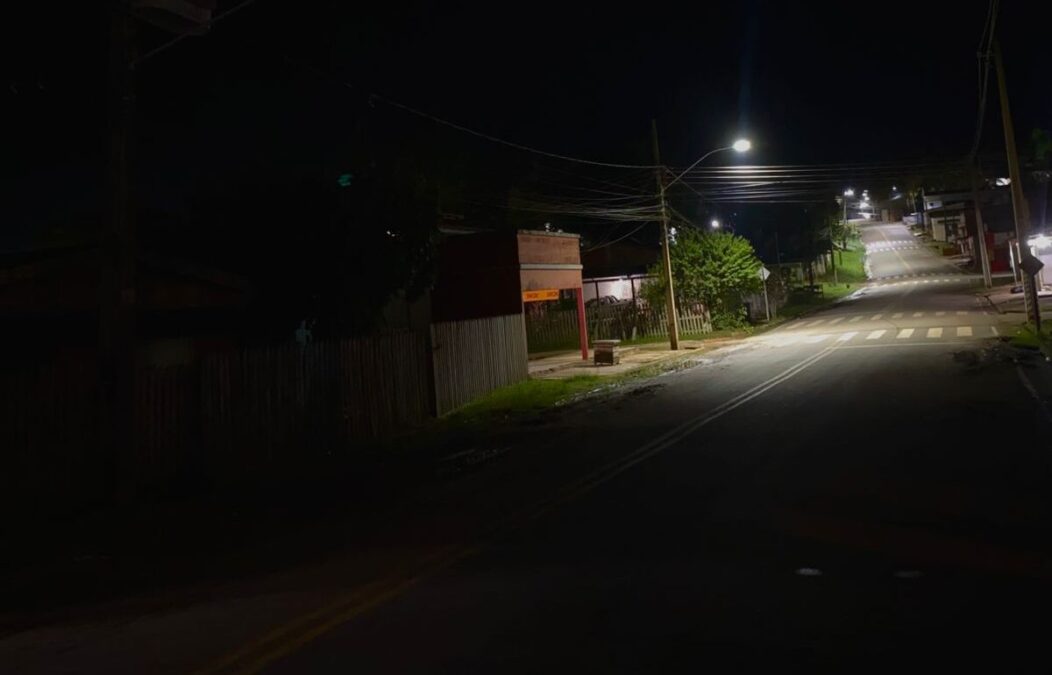 Moradora denuncia escuridão em rua de Sena Madureira e cobra providências urgentes