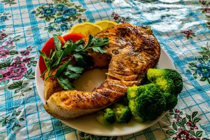 familia-coloca-pelos-em-comida-para-nao-pagar-conta-de-r$-3-mil