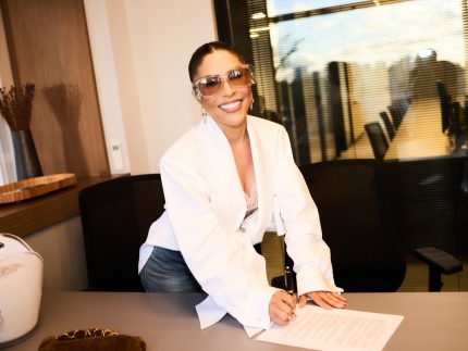 manu-bahtidao-oficializa-contrato-com-novos-empresarios-e-monta-um-time-de-peso