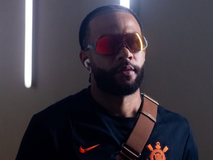 corinthians-tenta-renovar-com-memphis-depay,-mas-divida-de-r$-40-milhoes-trava-acordo