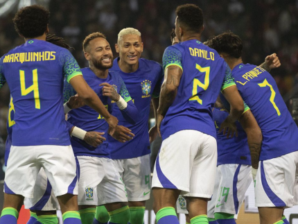 camisa-azul-ou-amarela?-veja-retrospecto-do-brasil-jogando-com-o-uniforme-ii-em-copas-do-mundo
