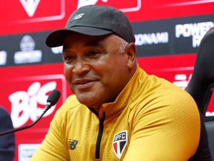 quando-o-futebol-deixa-de-ser-bola-para-virar-discurso