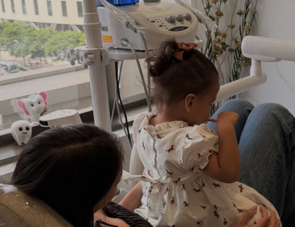 momento-fofura!-amanda-kimberlly-mostra-a-primeira-ida-de-helena-ao-dentista