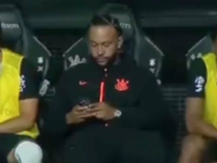 memphis-vira-alvo-do-stjd-apos-uso-de-celular-em-jogo-do-corinthians.-saiba-mais!