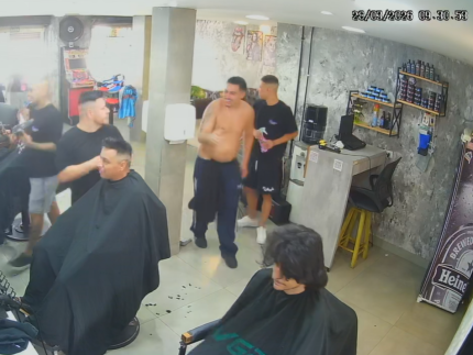 vai-negar-agora?-portal-leodias-recebe-imagens-de-pedro-em-barbearia-antes-de-apanhar