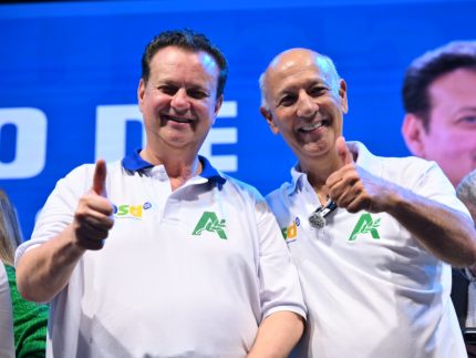 arruda-e-kassab-se-encontram-em-festa-em-brasilia-e-gesto-reforca-pre-candidatura-ao-gdf