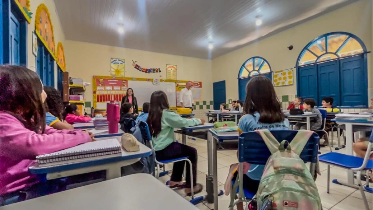 Mais de 5 mil alunos da rede municipal de Sena Madureira receberão kits escolares gratuitos da Prefeitura