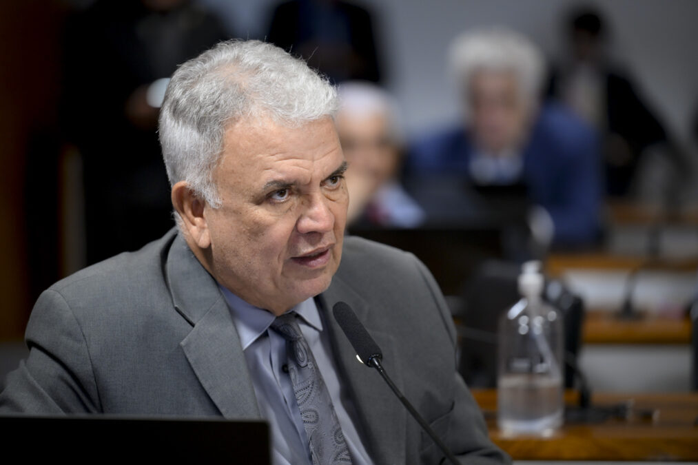 Petecão libera recursos e garante pavimentação de ruas em Rio Branco
