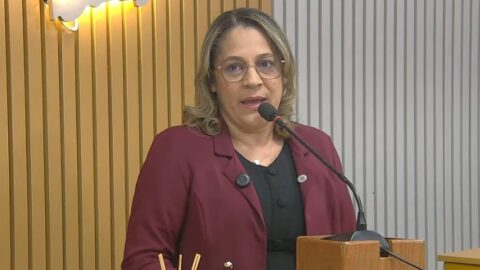 Ivoneide Bernardino pede reajuste salarial para servidores de Sena Madureira