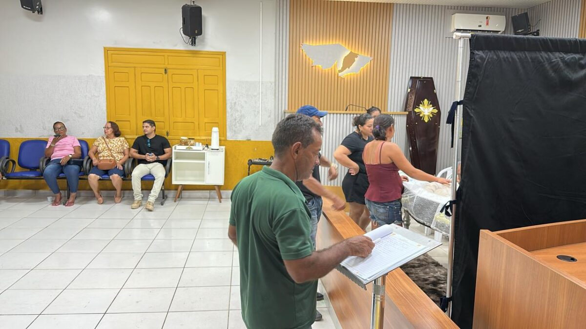 Corpo de Francisco Maia será sepultado às 17h; Câmara realizará sessão fúnebre e culto antes do sepultamento