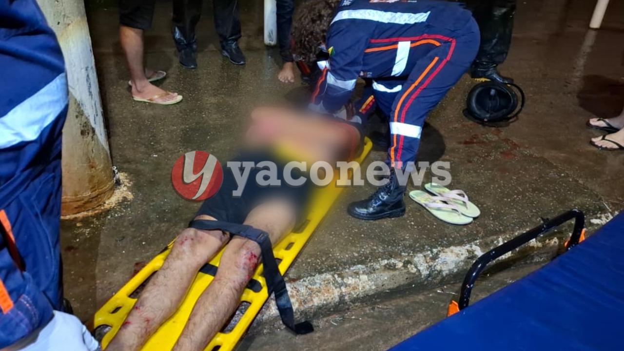 Jovem perde controle de moto e colide contra poste de energia próximo ao local onde o vendedor da Yamaha sofreu grave acidente horas antes