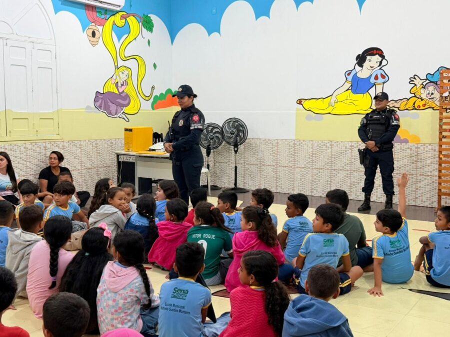 Patrulha Maria da Penha realiza palestra em escola de Sena Madureira sobre respeito e convivência familiar