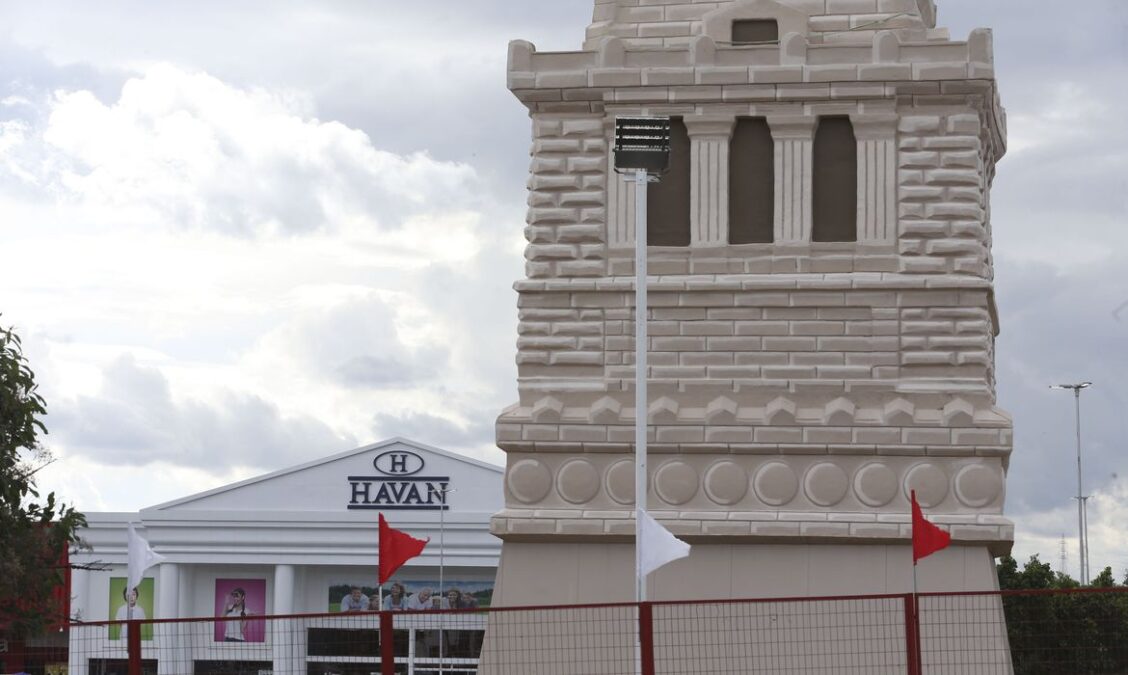 TST condena Havan a pagar R$ 100 mil por racismo recreativo