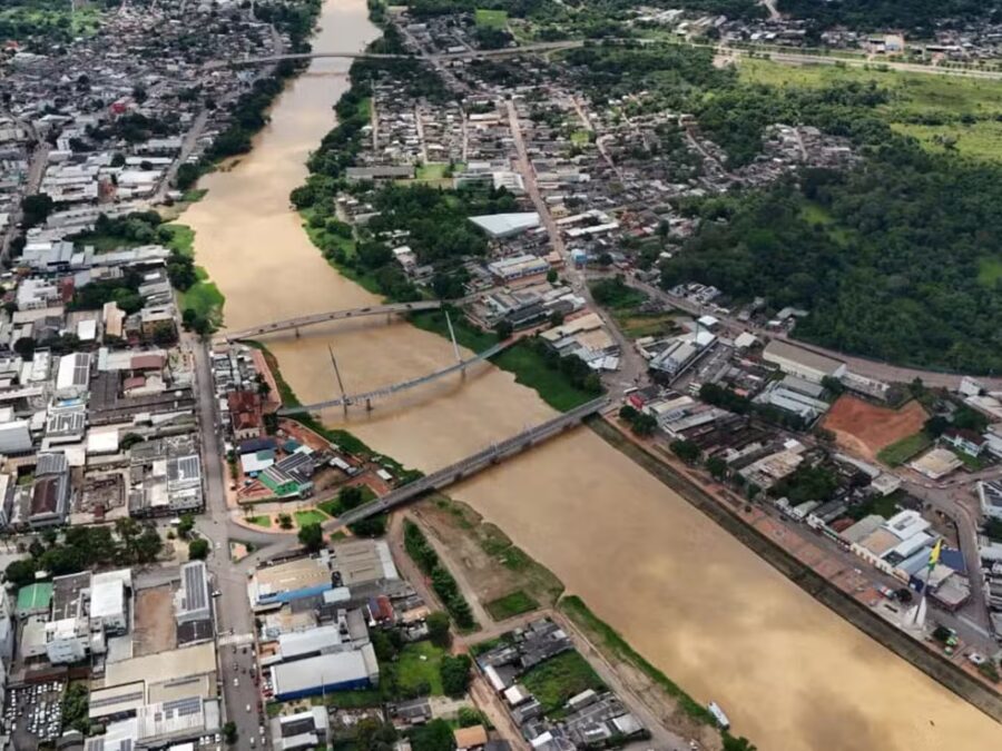 Rio Acre oscila e segue acima da cota de alerta em Rio Branco
