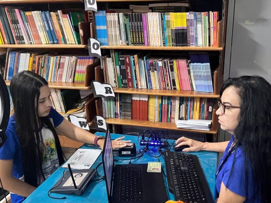 Estudantes do Acre tiram 1º título e aprendem a votar