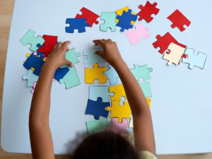 dia-da-conscientizacao-do-autismo:-especialista-alerta-sobre-desafio-da-adolescencia-no-espectro