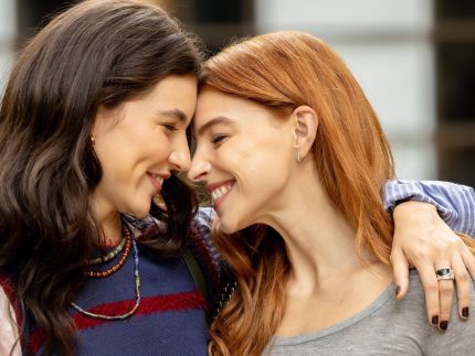 “loquinha”-estreia-nas-redes-e-aposta-em-casal-sensacao-de-“tres-gracas”