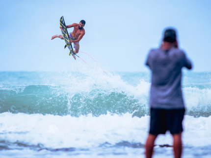 eliminado-por-gabriel-medina,-italo-ferreira-ironiza-nota-de-aereo-na-wsl
