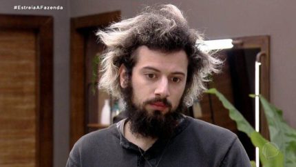 ex-“a-fazenda”,-cartolouco-e-investigado-por-violencia-domestica-contra-ex-namorada