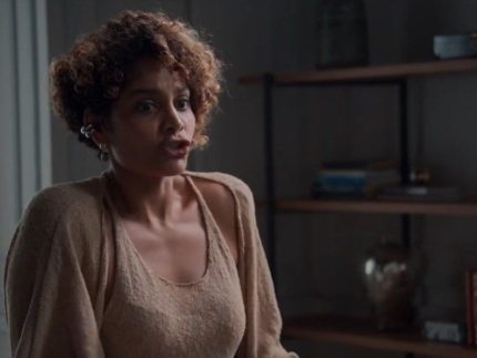 lena-desembarca-no-brasil-com-bebe-e-dribla-fiscalizacao-em-cena-tensa-de-“tres-gracas”