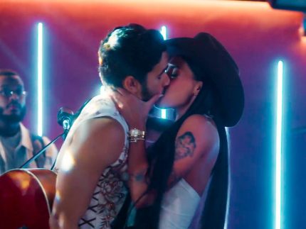 ana-castela-troca-beijao-com-filipe-braganca-em-“coracao-acelerado”:-“eu-beijo-bonito”