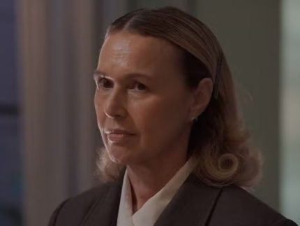 paixao-doentia!-helga-impoe-condicao-intima-e-deixa-arminda-sem-saida-em-“tres-gracas”