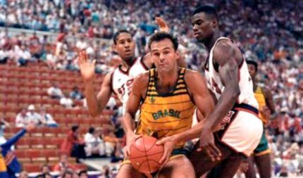 oscar-schmidt-foi-o-“gigante-pela-propria-natureza”-que-o-brasil-canta