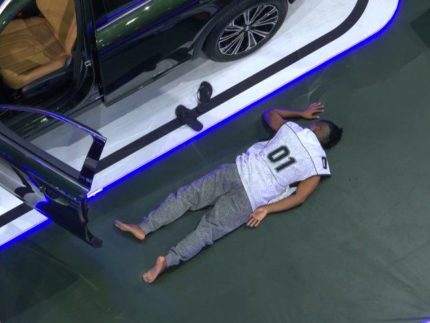 “bbb26”:-leandro-boneco-passa-mal-na-“prova-do-finalista”-e-recebe-atendimento-medico