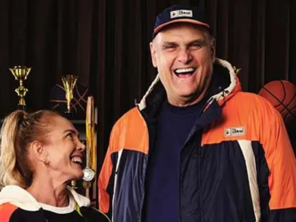 ultima-homenagem-em-vida:-oscar-schmidt-foi-celebrado-no-hall-da-fama-por-filho-e-hortencia