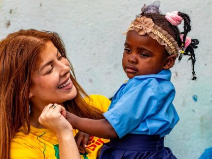 jaquelline-grohalski-vive-missao-humanitaria-na-africa-e-reflete:-“agradecer-mais”