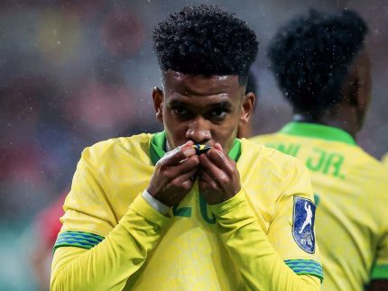 estevao-avalia-tratamento-alternativo-para-antecipar-retorno-e-jogar-na-copa-do-mundo