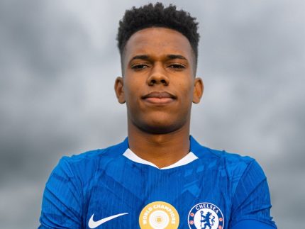 chelsea-nao-crava-estevao-na-copa-e-tecnico-admite:-“para-ser-sincero,-nao-tenho-certeza”