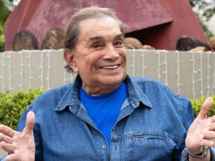 dede-santana-ganha-homenagem-nos-estados-unidos-em-evento-dentro-da-nasa