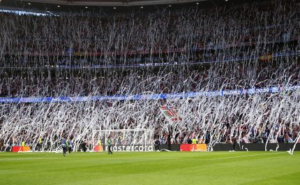 com-arbitragem-polemica,-atletico-de-madrid-e-arsenal-empatam-na-semi-da-champions